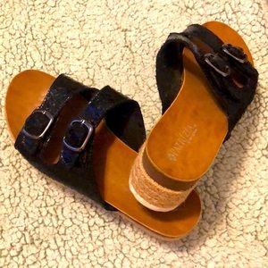 Platform shoe with buckles new shoes